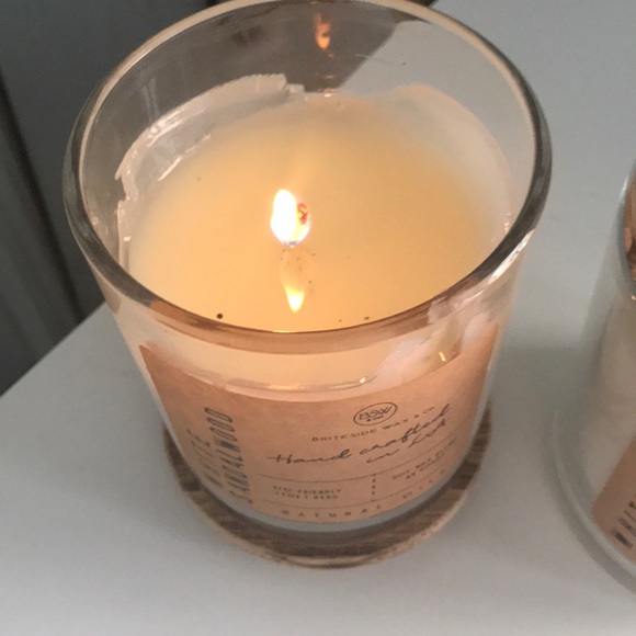 Unused eco friendly white sandalwood candle. - Picture 3 of 3